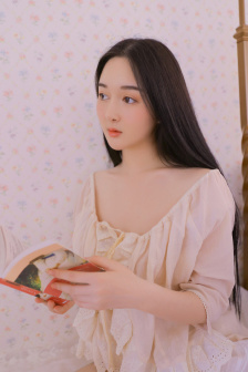年轻的女老师在线观看